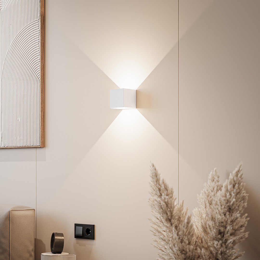 Illustrae LED Wall Light