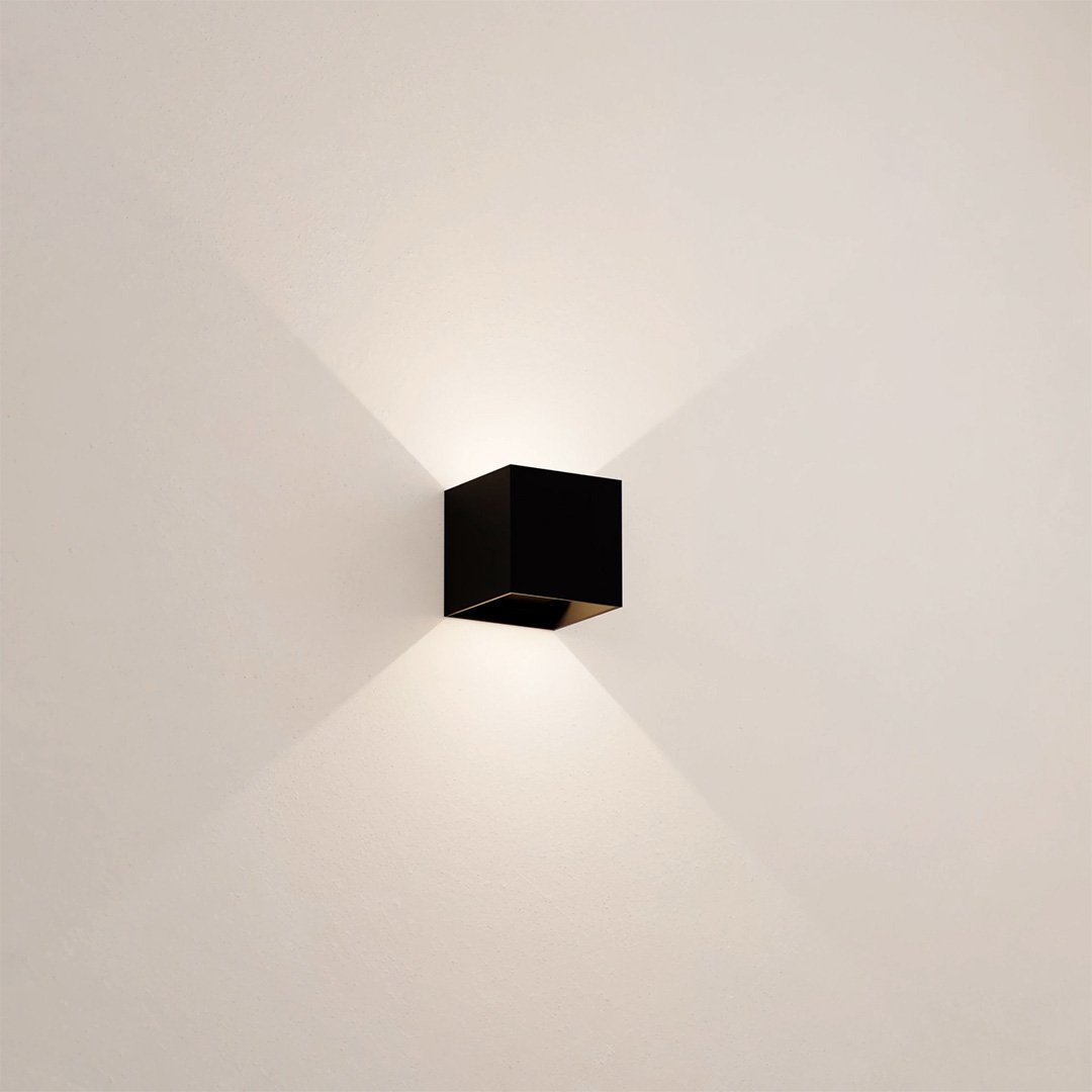 Illustrae LED Wall Light