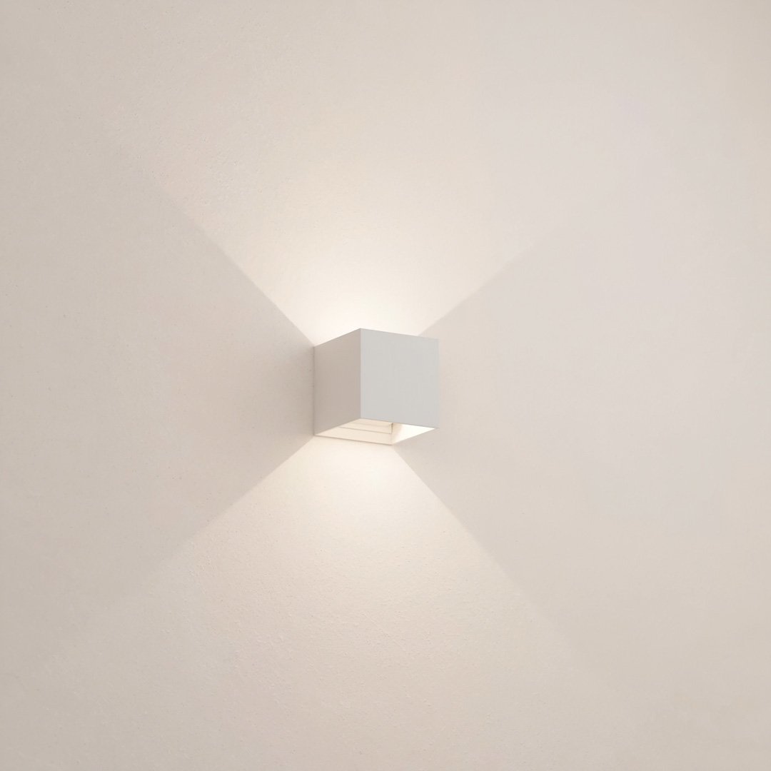 Illustrae LED Wall Light