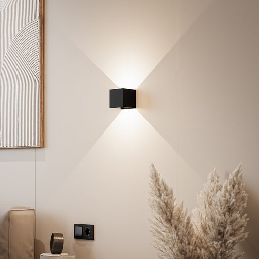 Illustrae LED Wall Light